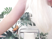 ALIKAkiss трахает свой рот и попку