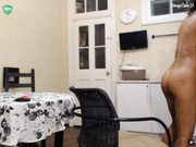 mulatochka печет пирог