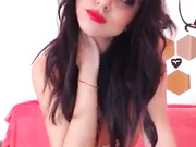 Брюнетка с большими сиськами