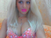 Блонда с большими