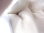 Kira показывает сиськи