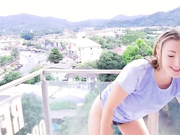 thebitches (водные процедуры на балконе отеля)