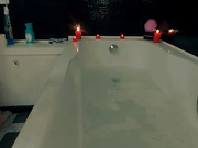 Алина шоу в ванне